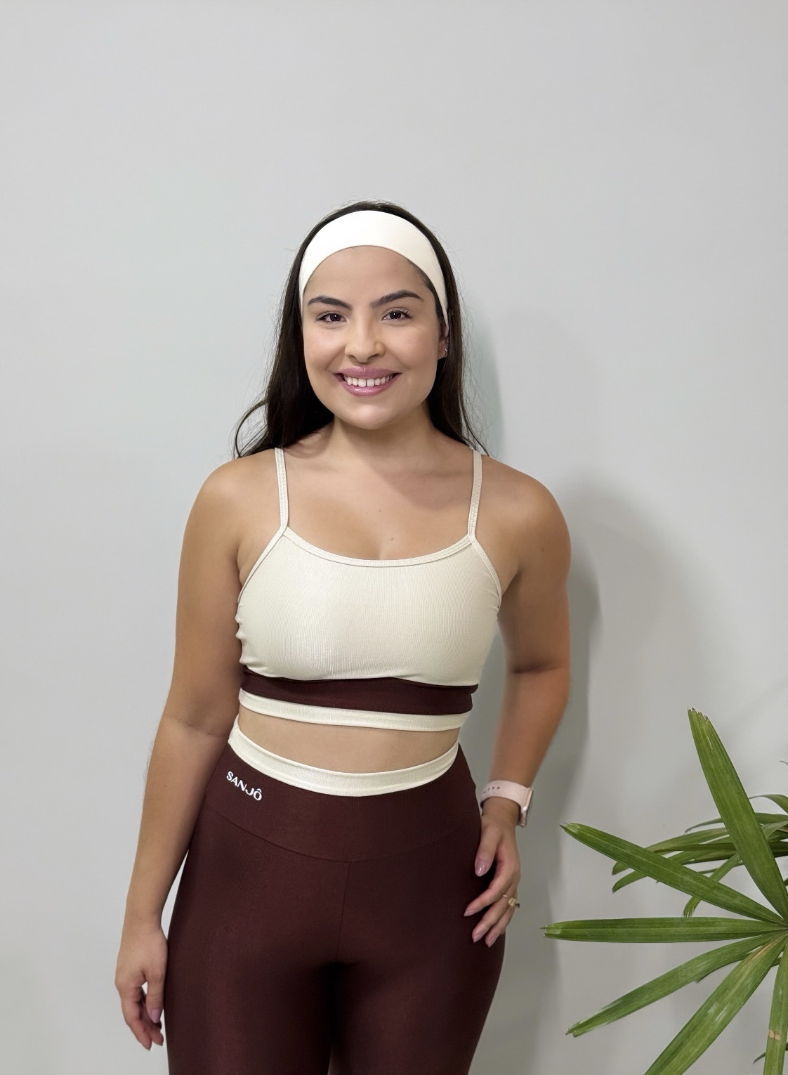 Conjunto Yasmin Bicolor Off e Marrom Tam Único Compressão