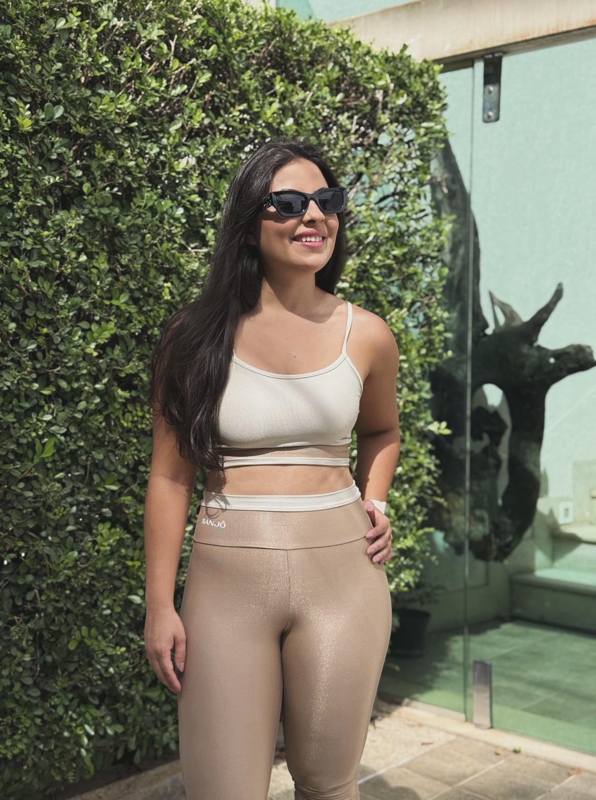 Conjunto Yasmin Bicolor Off e Cappuccino Tam Único Compressão